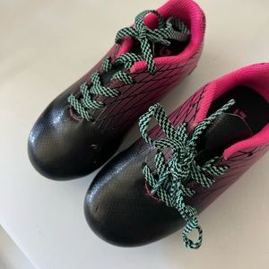 Girls cleats
